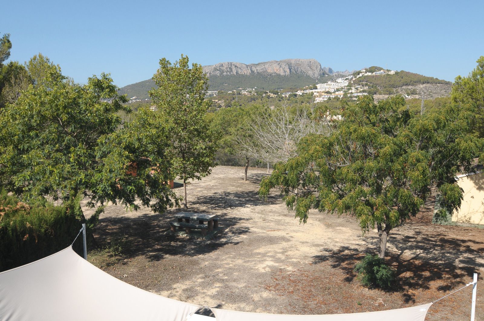 Adosado en cometa, Calpe