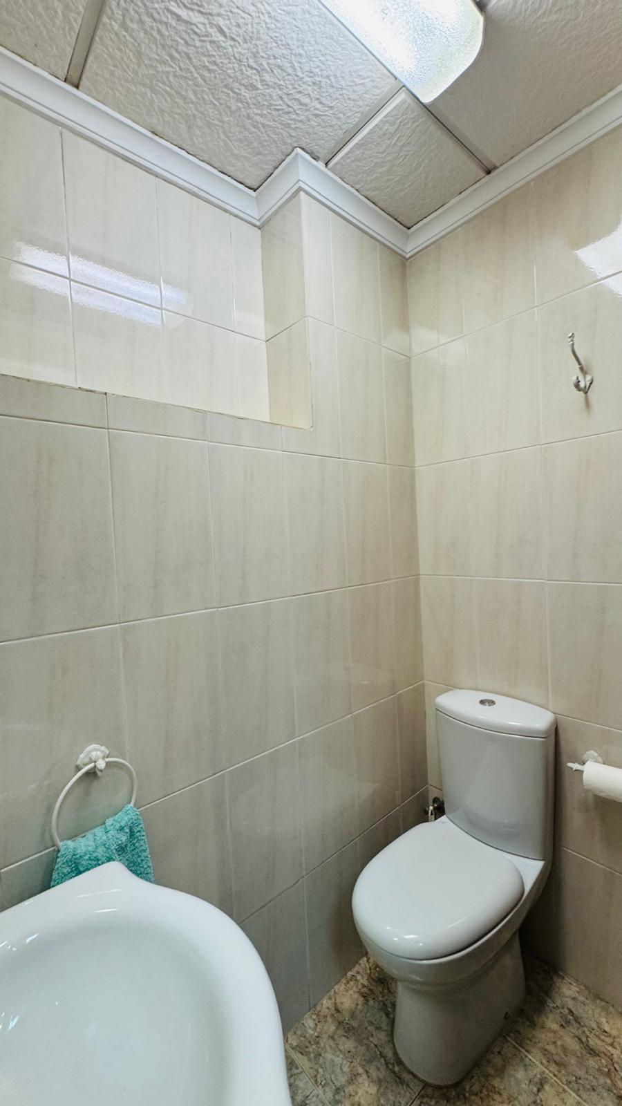 Se vende amplia casa de pueblo con jardín en Pedreguer