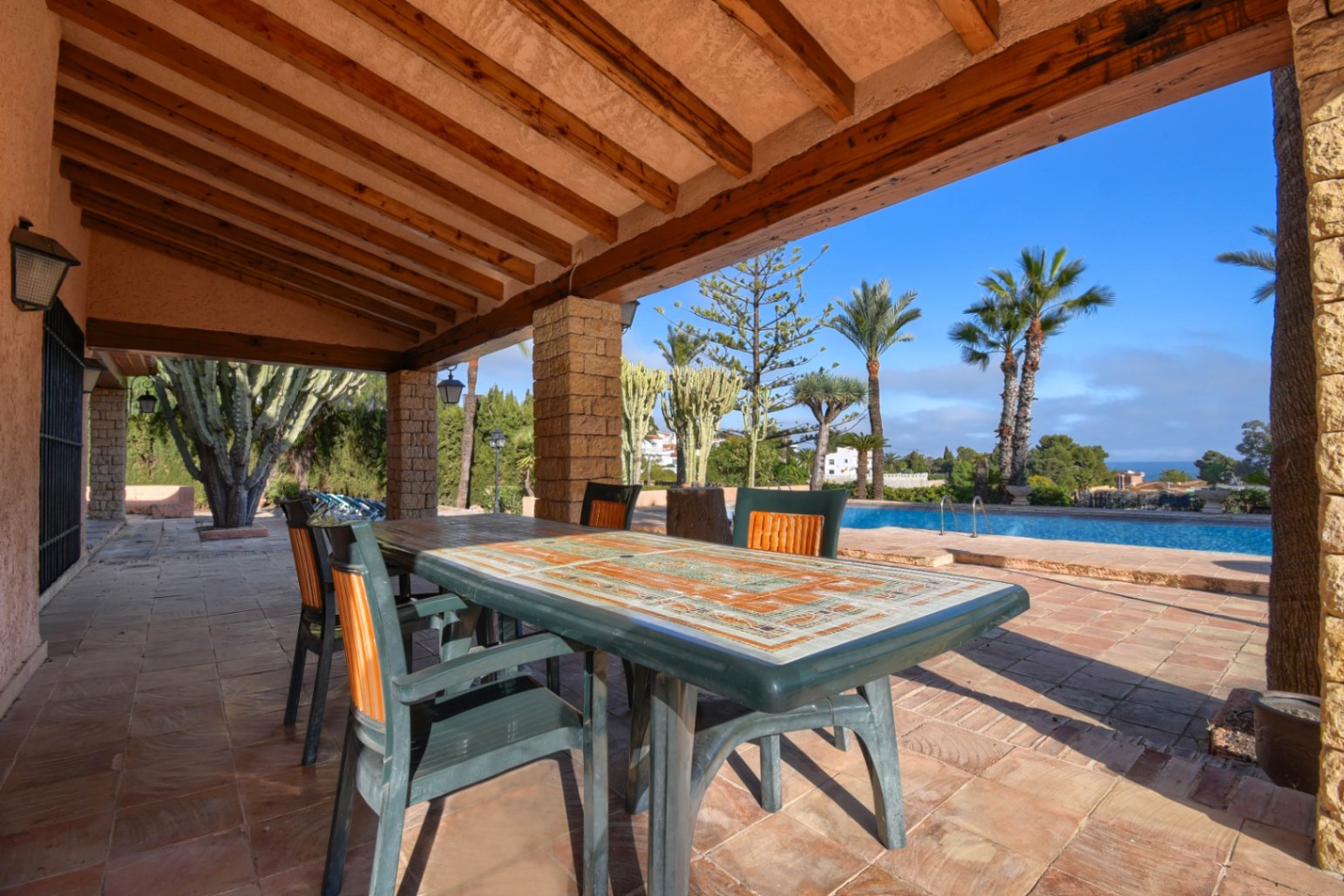 Se vende chalet en La Fustera a 450 m del mar