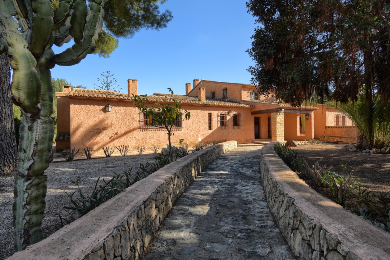 Se vende chalet en La Fustera a 450 m del mar