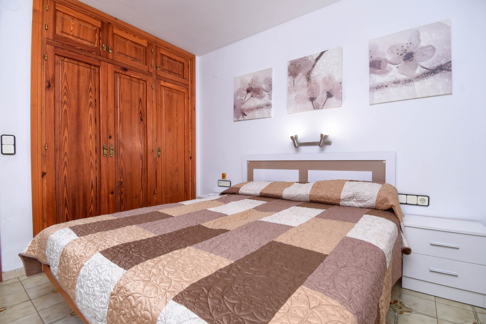 Se vende chalet en La Fustera a 450 m del mar