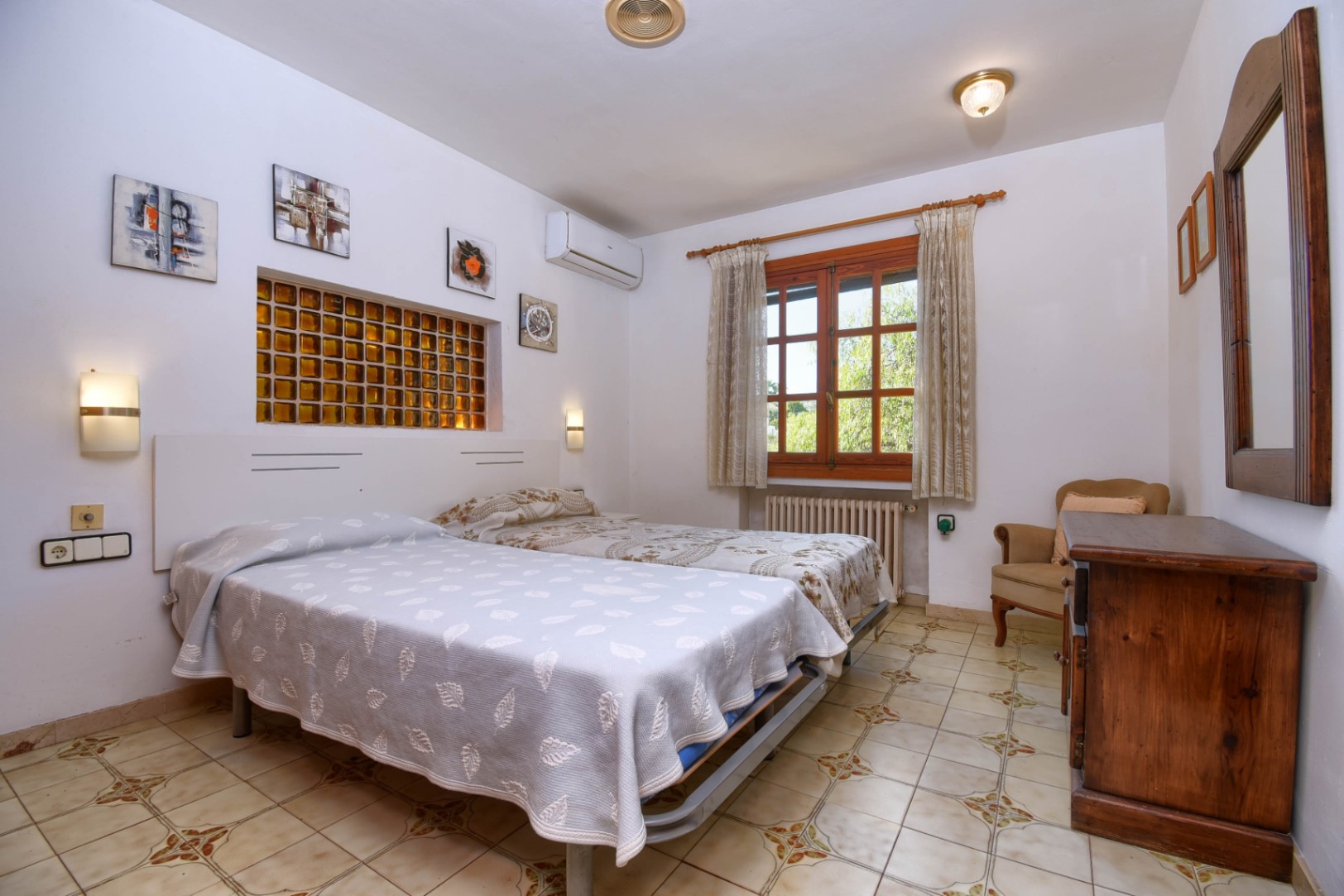 Se vende chalet en La Fustera a 450 m del mar