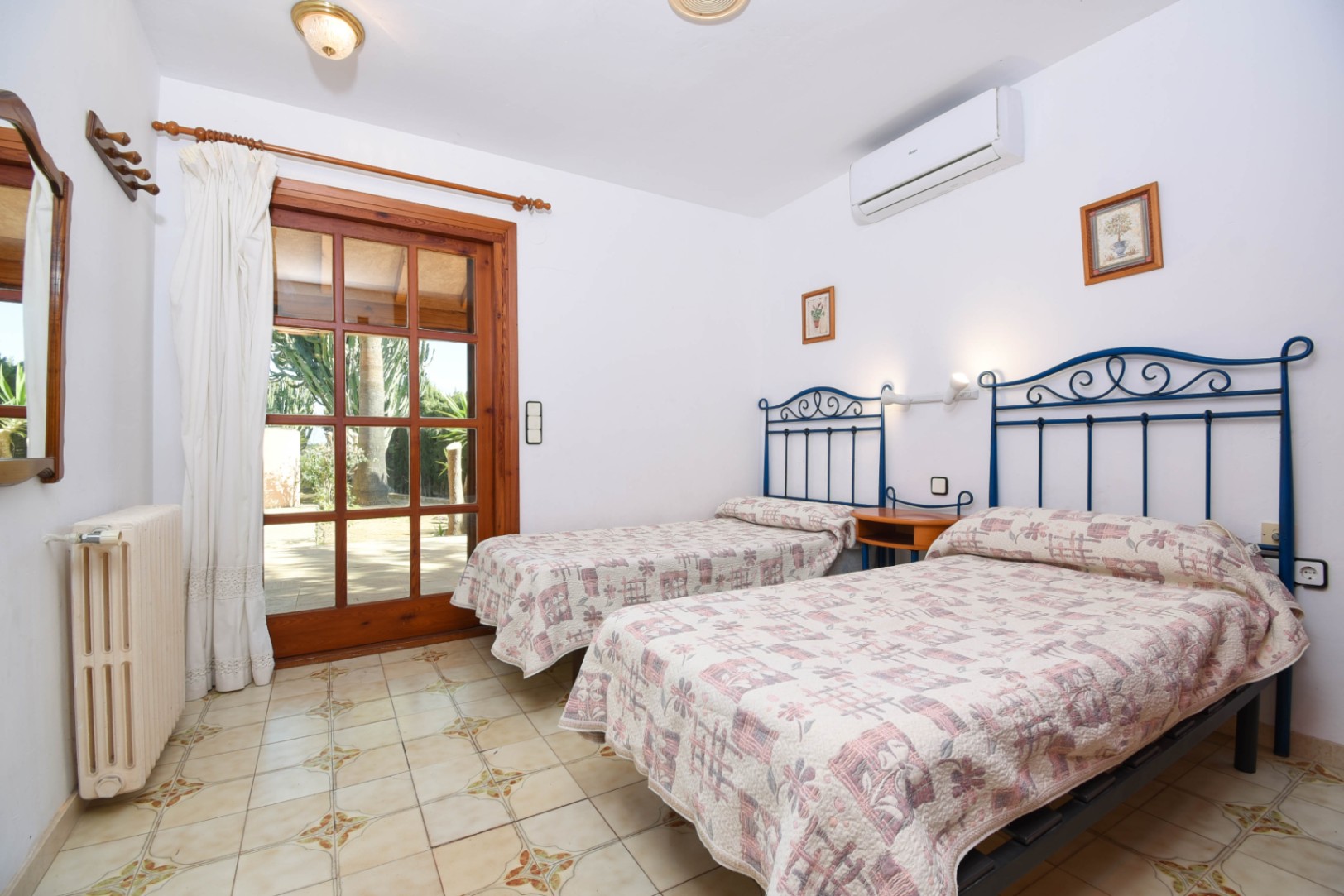 Se vende chalet en La Fustera a 450 m del mar