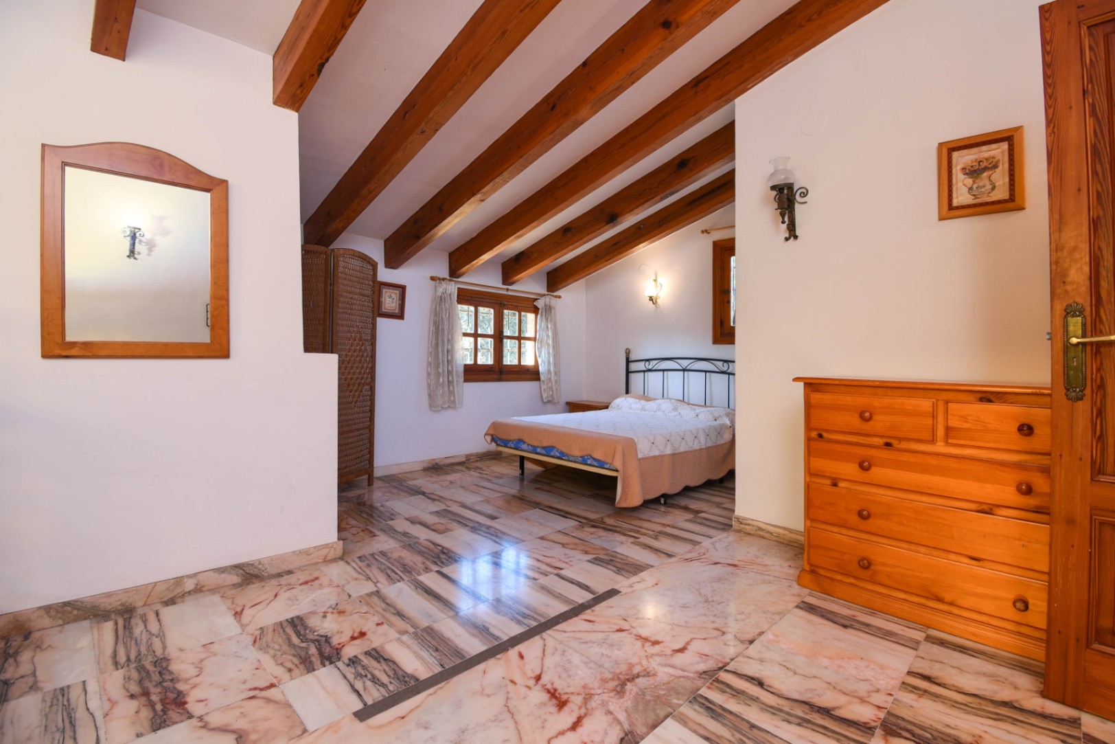 Se vende chalet en La Fustera a 450 m del mar