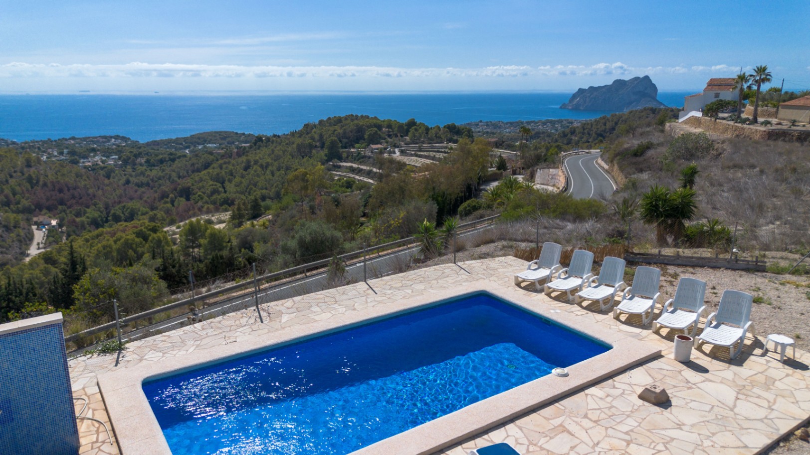 Vendo villa con vistas al mar