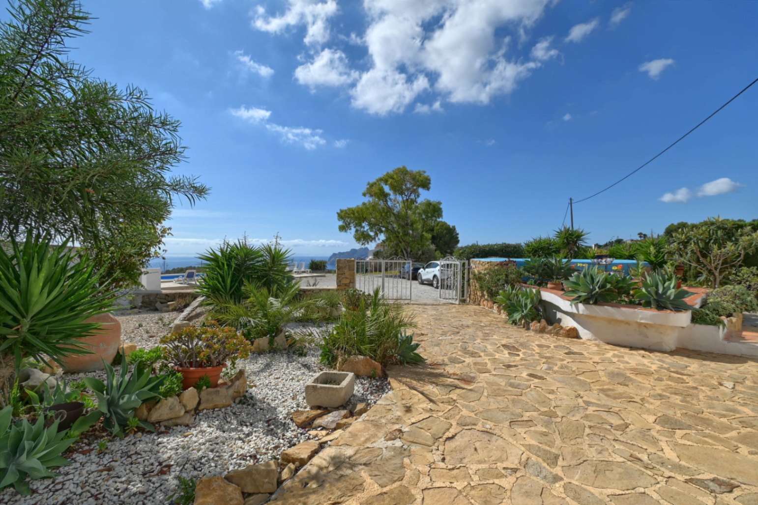 Vendo villa con vistas al mar