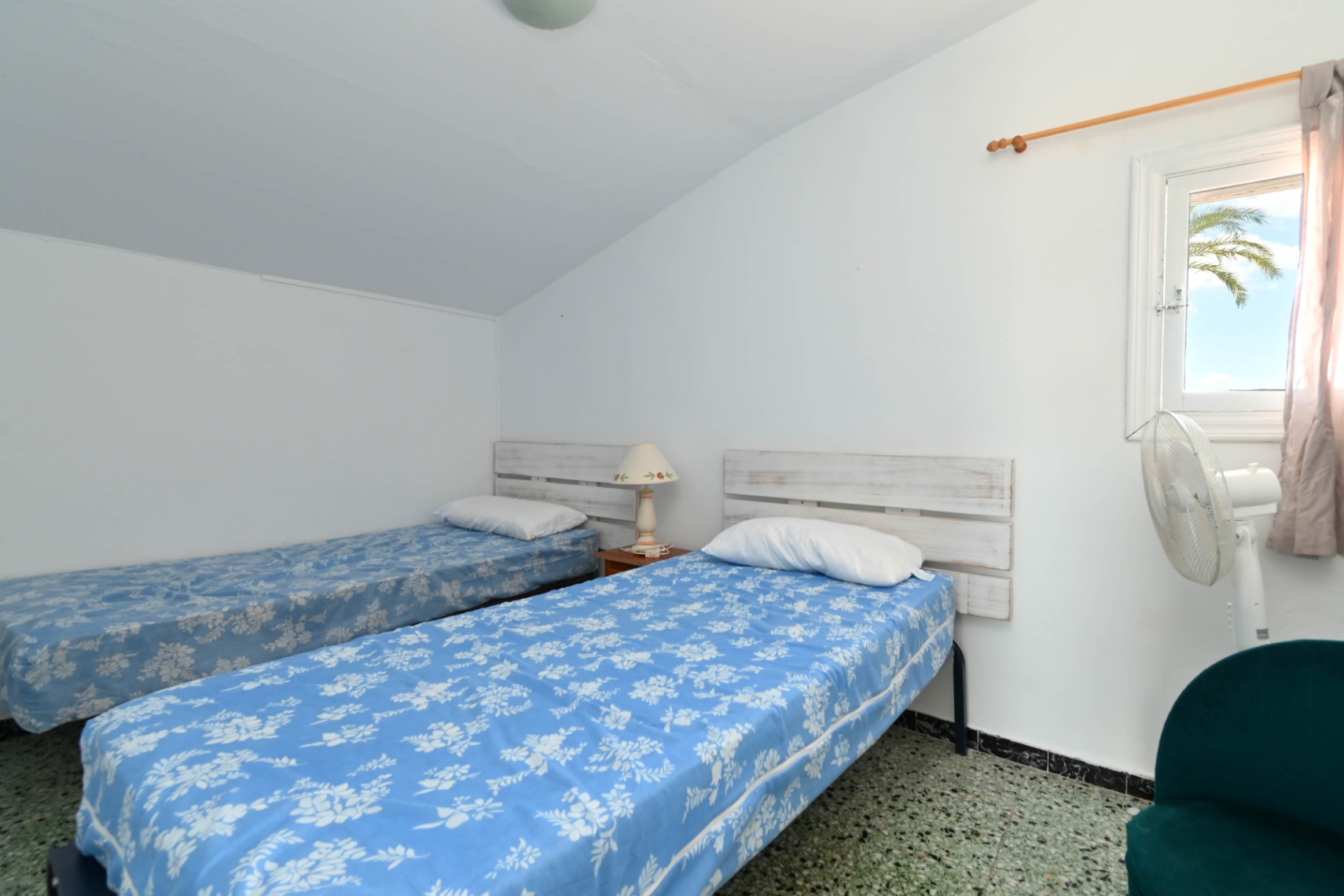Vendo villa con vistas al mar