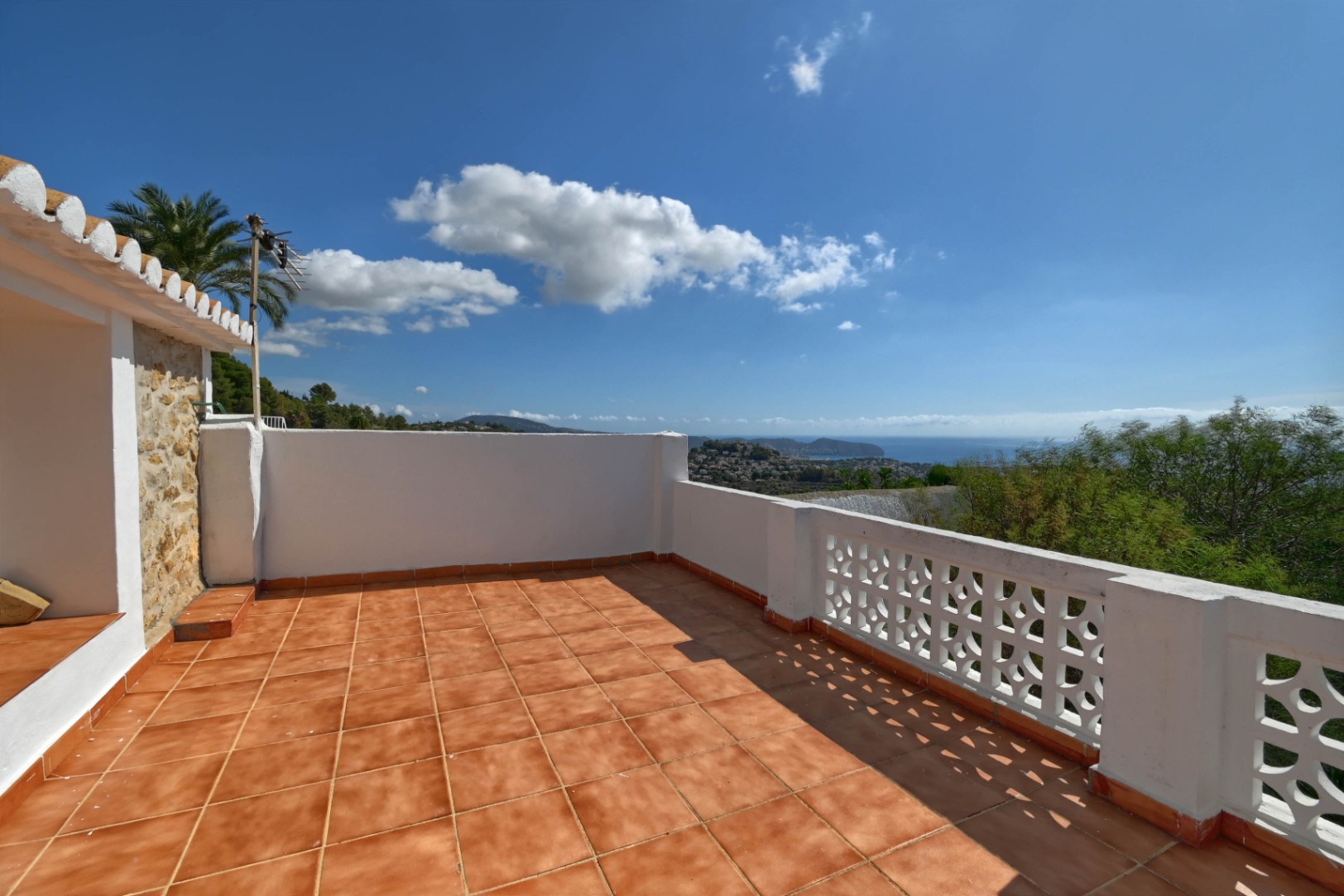Vendo villa con vistas al mar