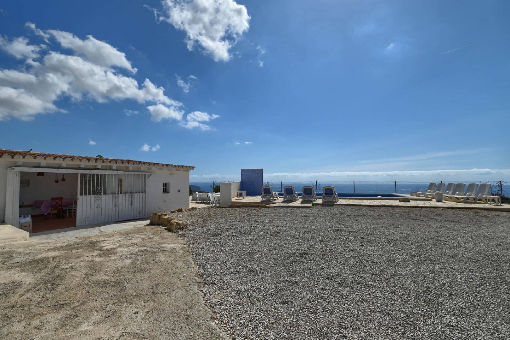 Vendo villa con vistas al mar