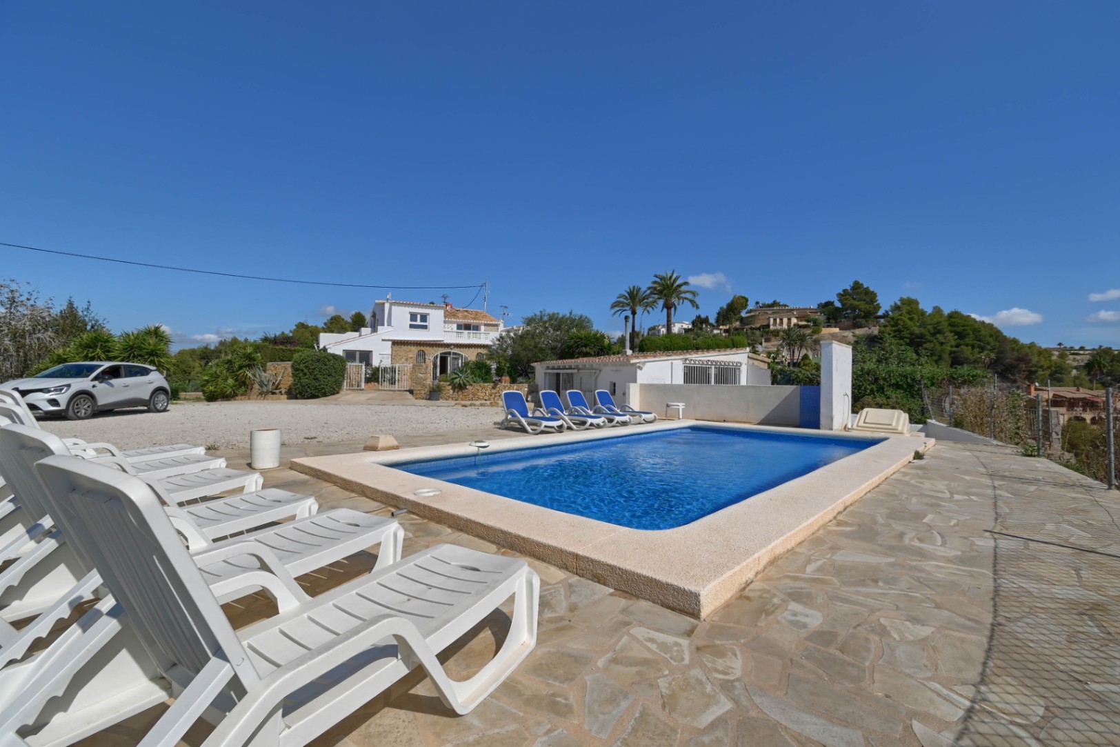 Vendo villa con vistas al mar