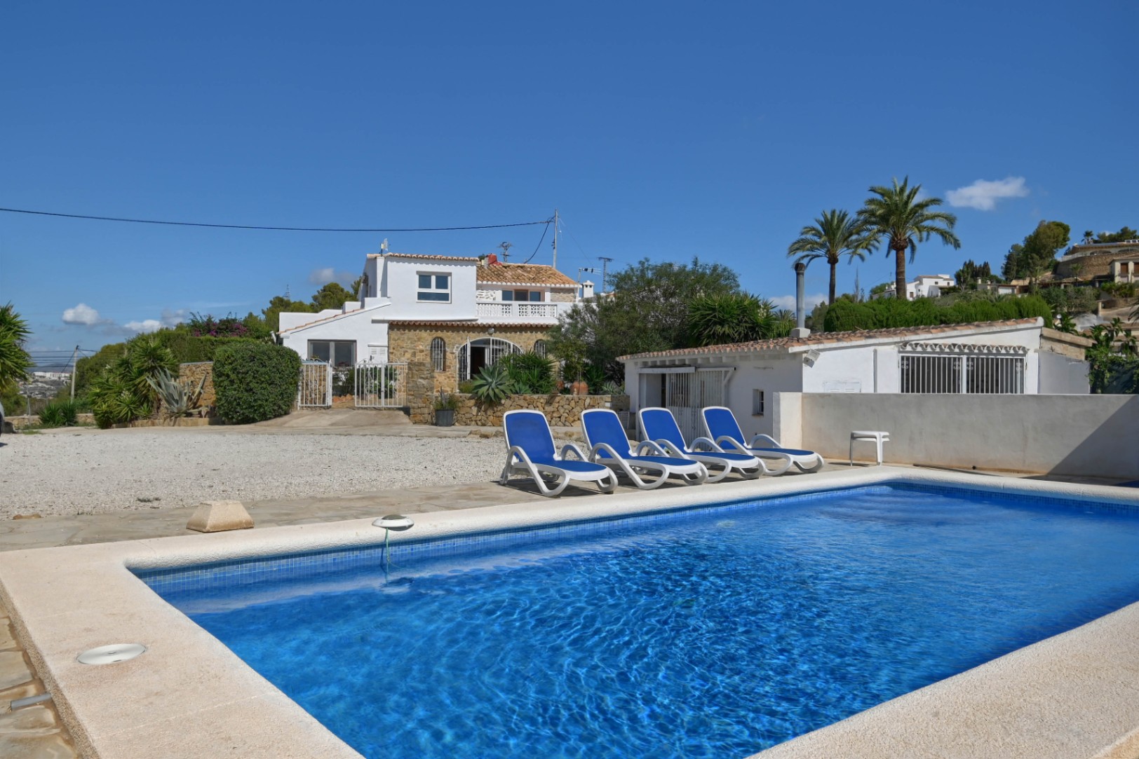 Vendo villa con vistas al mar