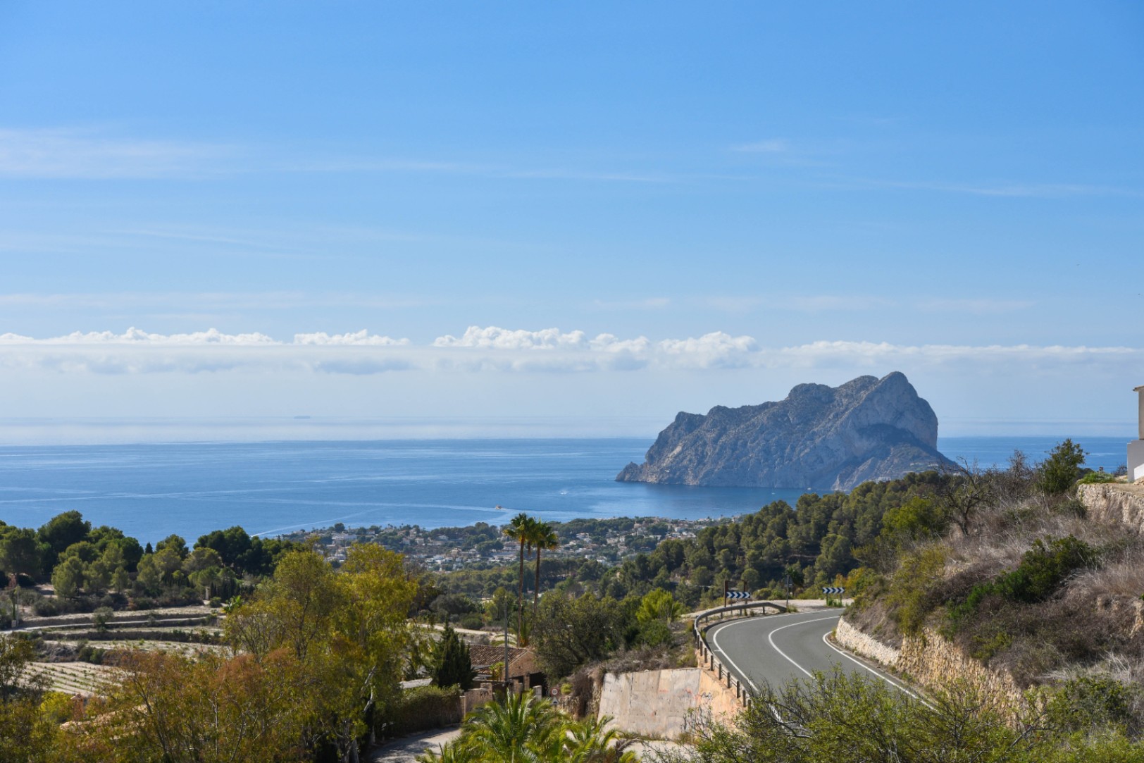 Vendo villa con vistas al mar